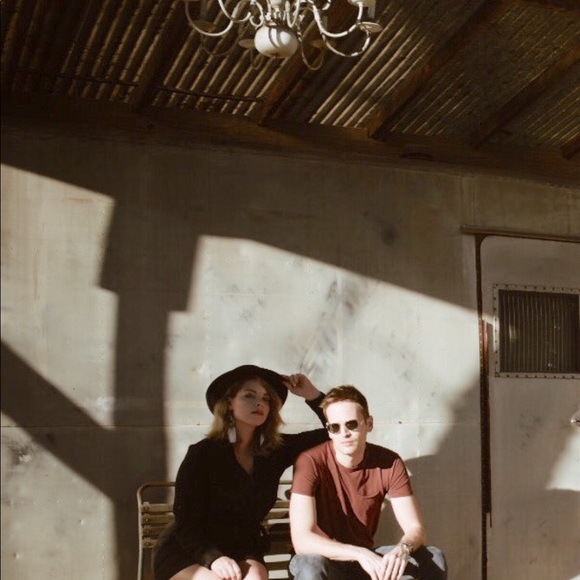 Meet your Posher, Taylor Rose - Picture 6 of 10